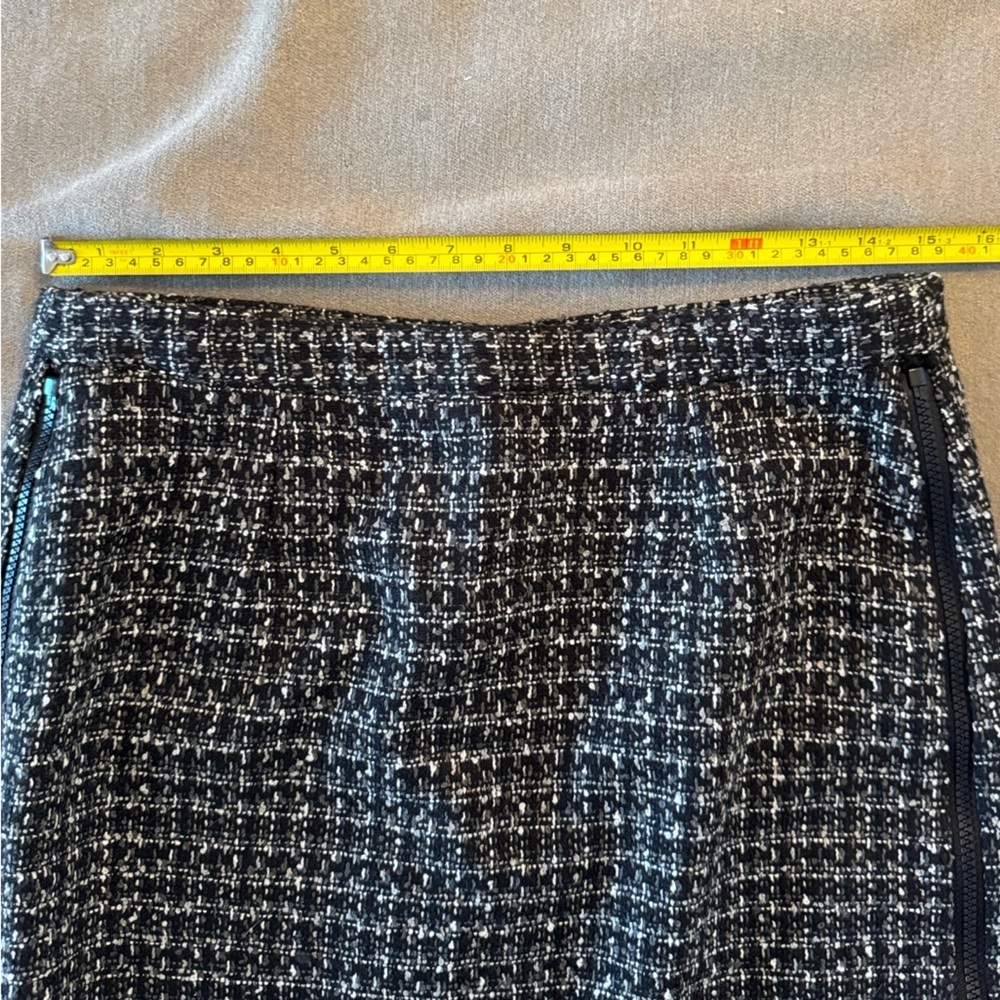 Laundry By Shelli Segal Black and White Tweed Skirt Suit Set - Picture 10 of 12